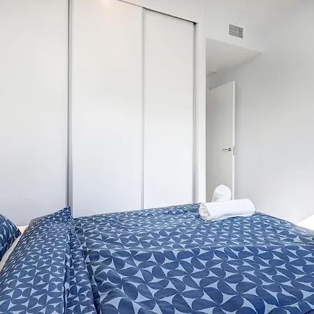 Charming 2 Bedroom Flat In Apartment Estepona