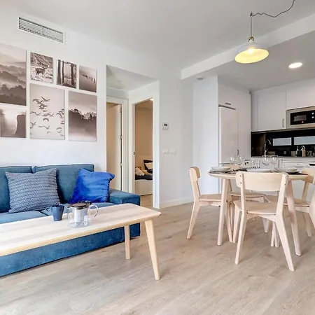 Charming 2 Bedroom Flat In *