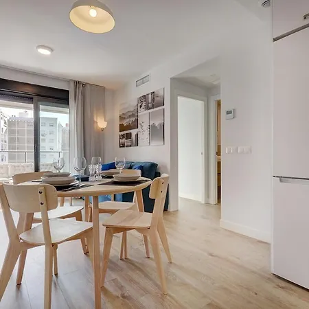 Apartment Charming 2 Bedroom Flat In