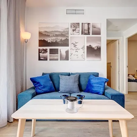 Apartment Charming 2 Bedroom Flat In